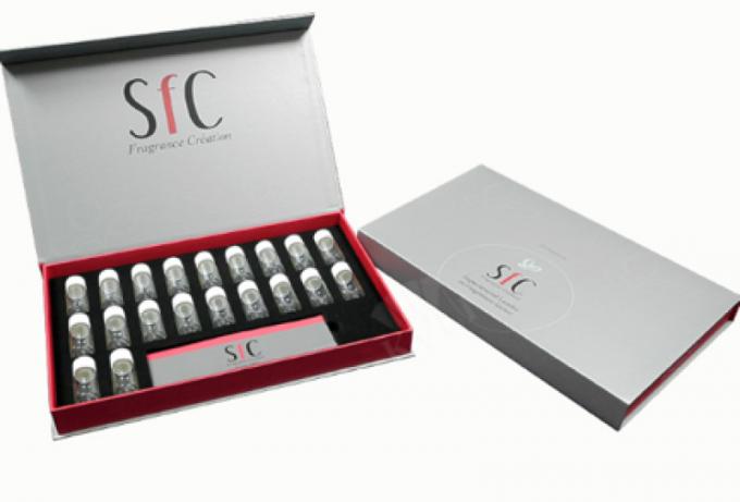 Rolle ätherischen Öls C1S C2S, die faltbare Geschenkboxen mit Band Eva Foam verpackt 0